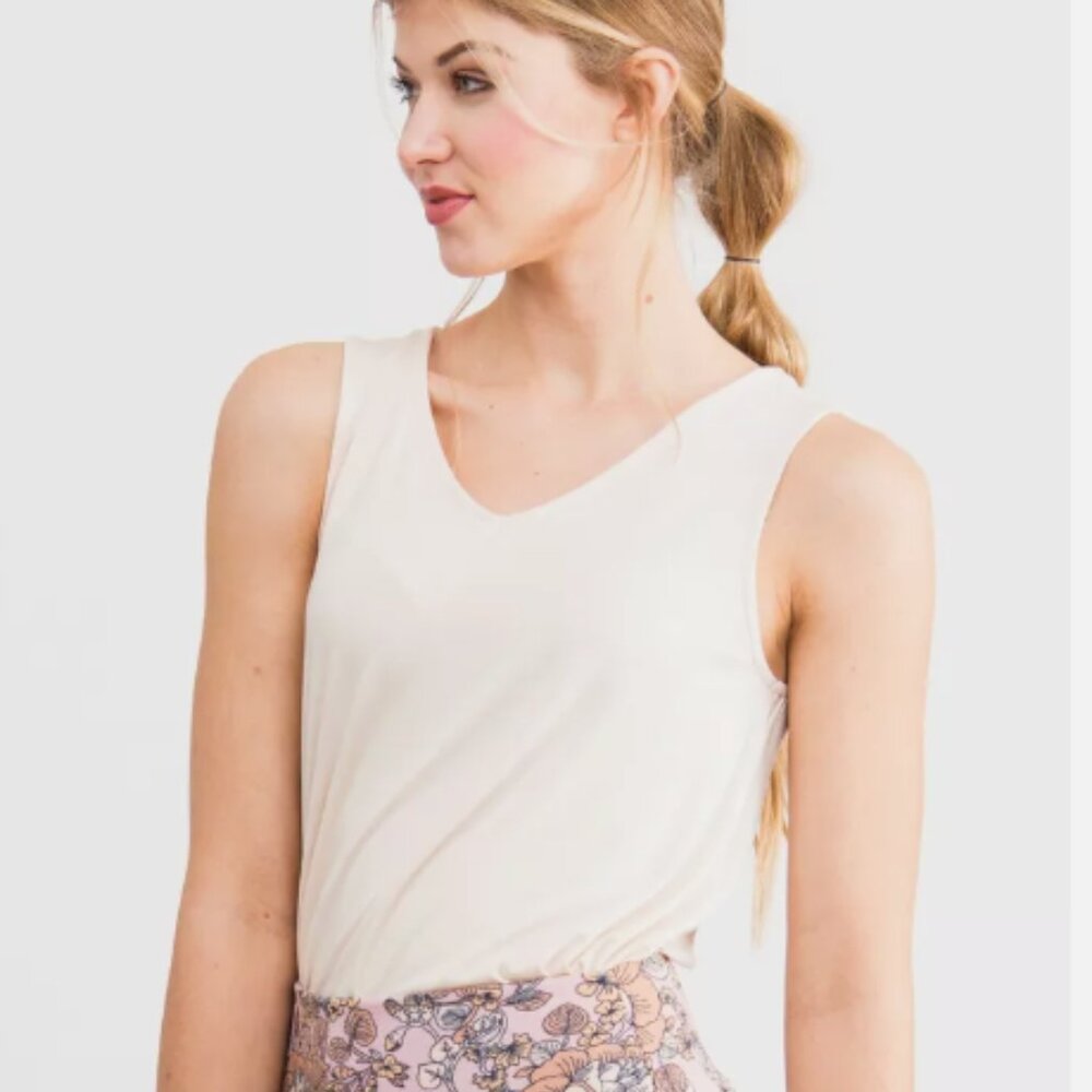 NWT Agnes & Dora Essential Tank in Stone